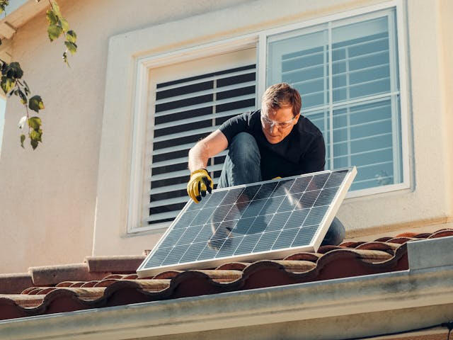 Solar power contractors